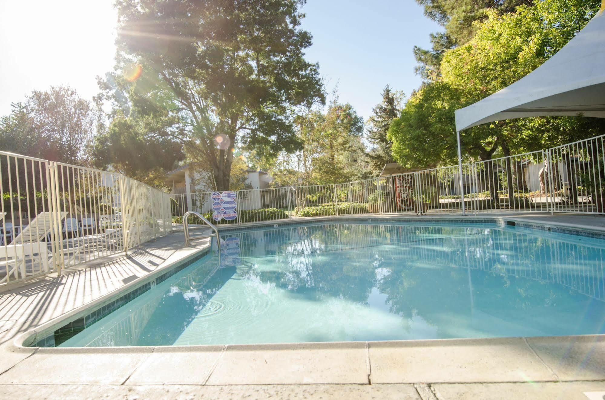 Los Gatos Lodge Екстериор снимка